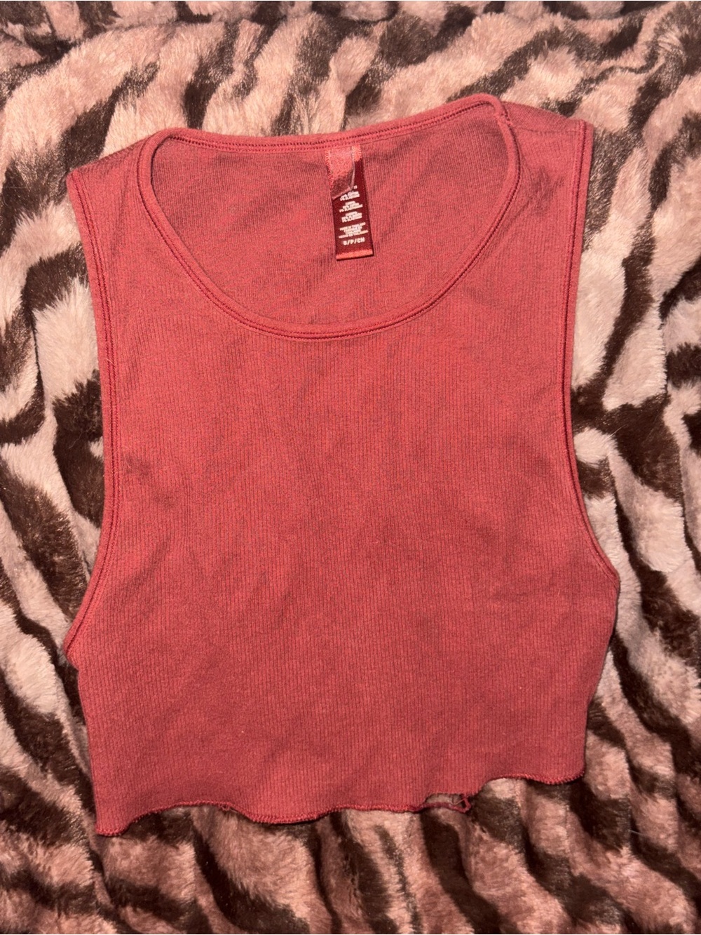 SKIMS Chimney Red Boxer Set *2 tanks, 1 legging & 1 boxer - Picture 4 of 7